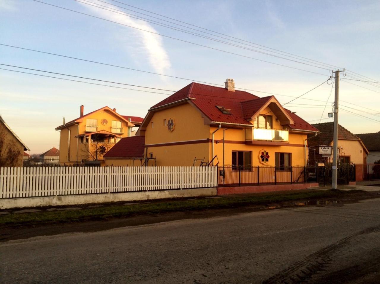 Villa Eden Delux Yanoshi Exteriér fotografie